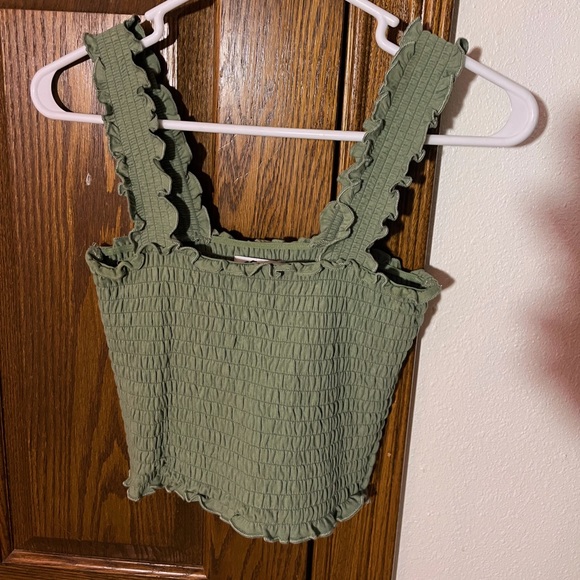 Bundle of clothes!! about 30 pieces here. good brands only worn a few times! :) - Picture 10 of 12